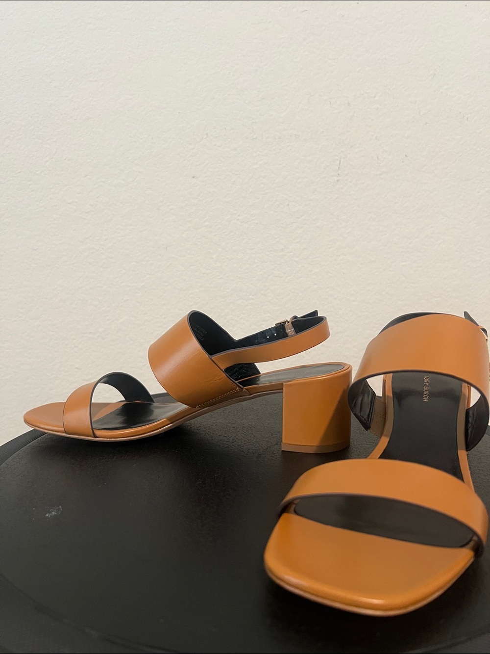 Tory Burch Double T Heel Sandals 50mm Caramel Corn/Perfect Black Size 9 NIB - Picture 3 of 11
